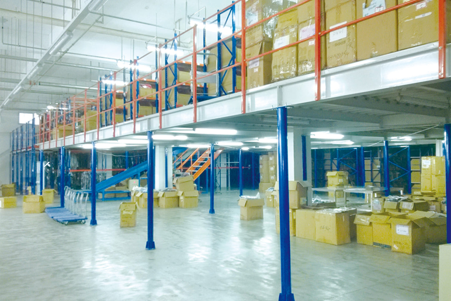 Durable Steel Mezzanine Floor - Anti-Corrosion Coating, Long-Lasting for Manufacturing Plants